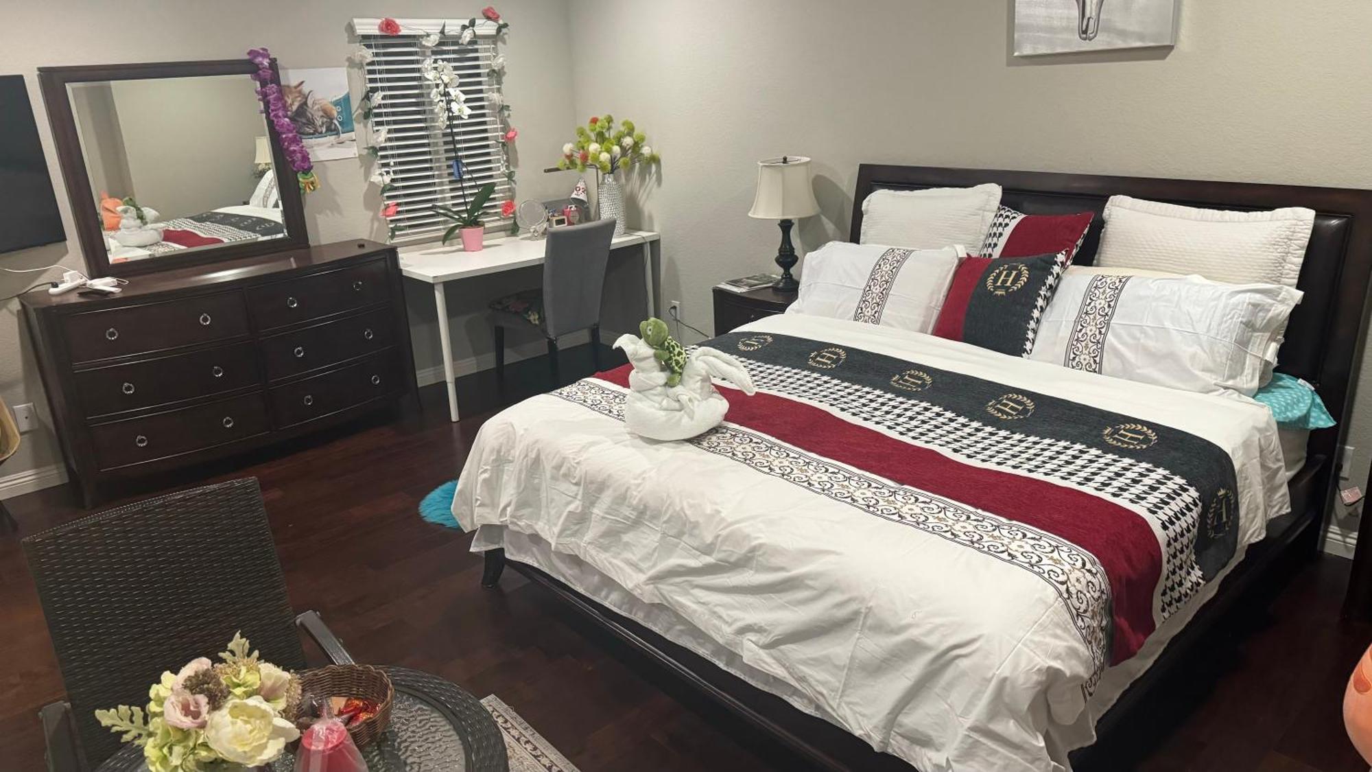 King Bed Big Room Chino Hills Luaran gambar