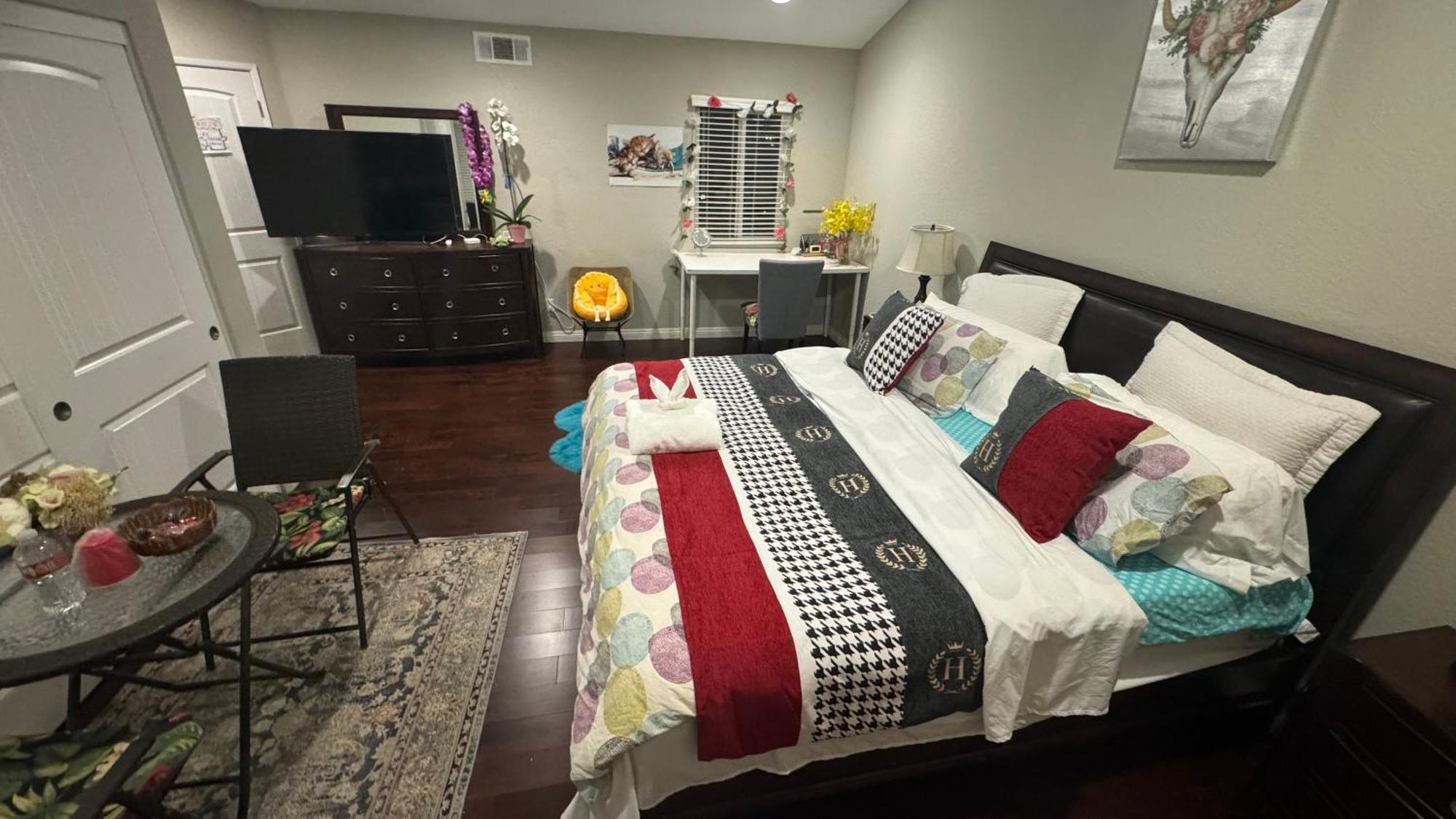 King Bed Big Room Chino Hills Luaran gambar